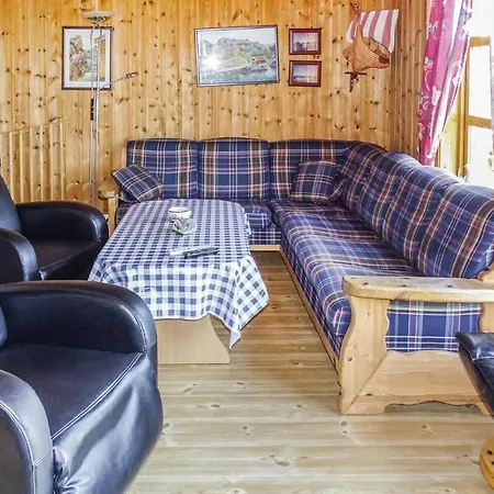 Nice In Kvalavg With 4 Bedrooms, Sauna And Internet * Avaldsnes